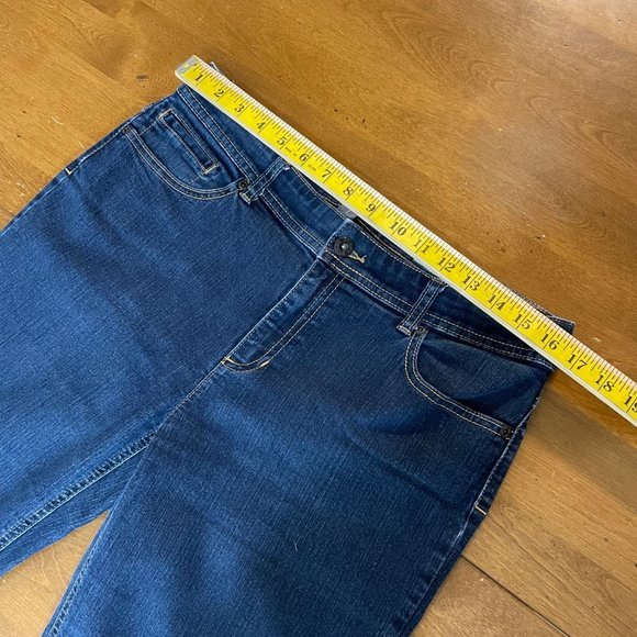 Chico’s Women's Dark Wash Crop Mid Rises Denim Blue‎ Jeans Sz 1 - Picture 3 of 9
